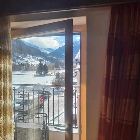 林塞霍夫费雷恩公寓酒店