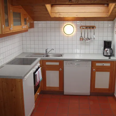 林塞霍夫费雷恩公寓酒店 *